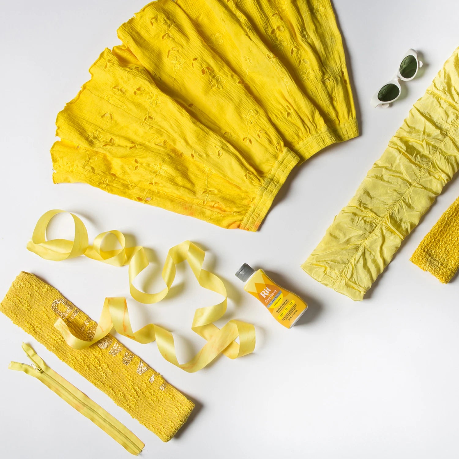 Rit DyeMore Synthetic Fiber Dye 7 oz - Daffodil Yellow